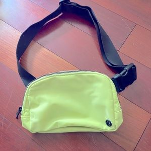 Lululemon everywhere belt bag!